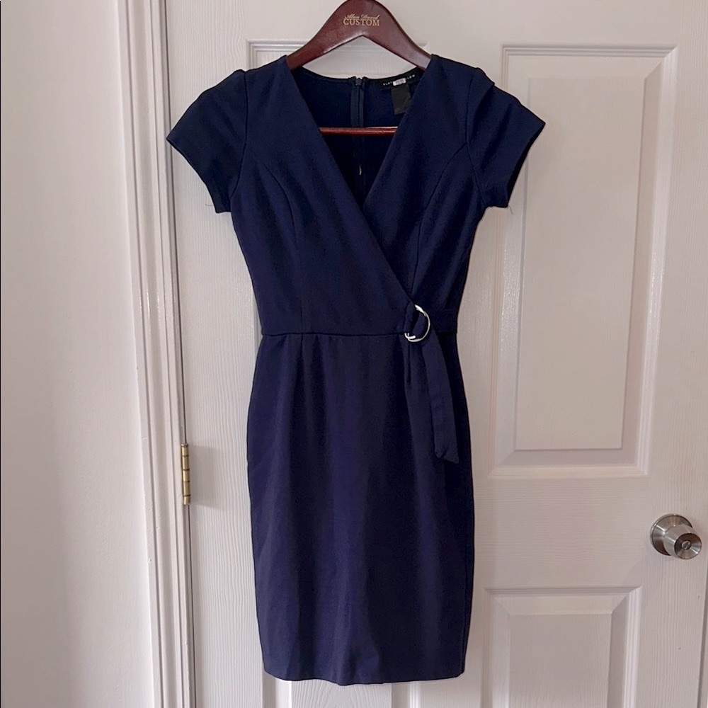 Slate & Willow Blue Navy Mini Dress V-Neck Cap Sleeve